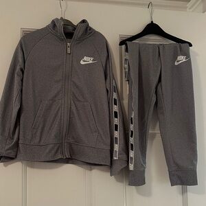 Nike Kids Gray Sweatpants & Joggers Set
